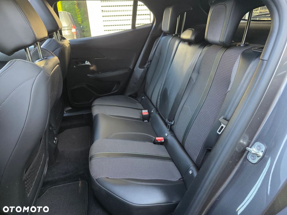 Peugeot 2008 PureTech 130 EAT8 GT - 16