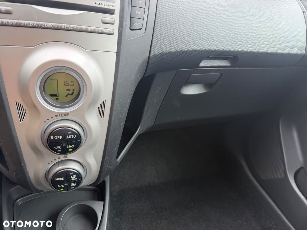 Toyota Yaris 1.3 VVT-i Executive - 15