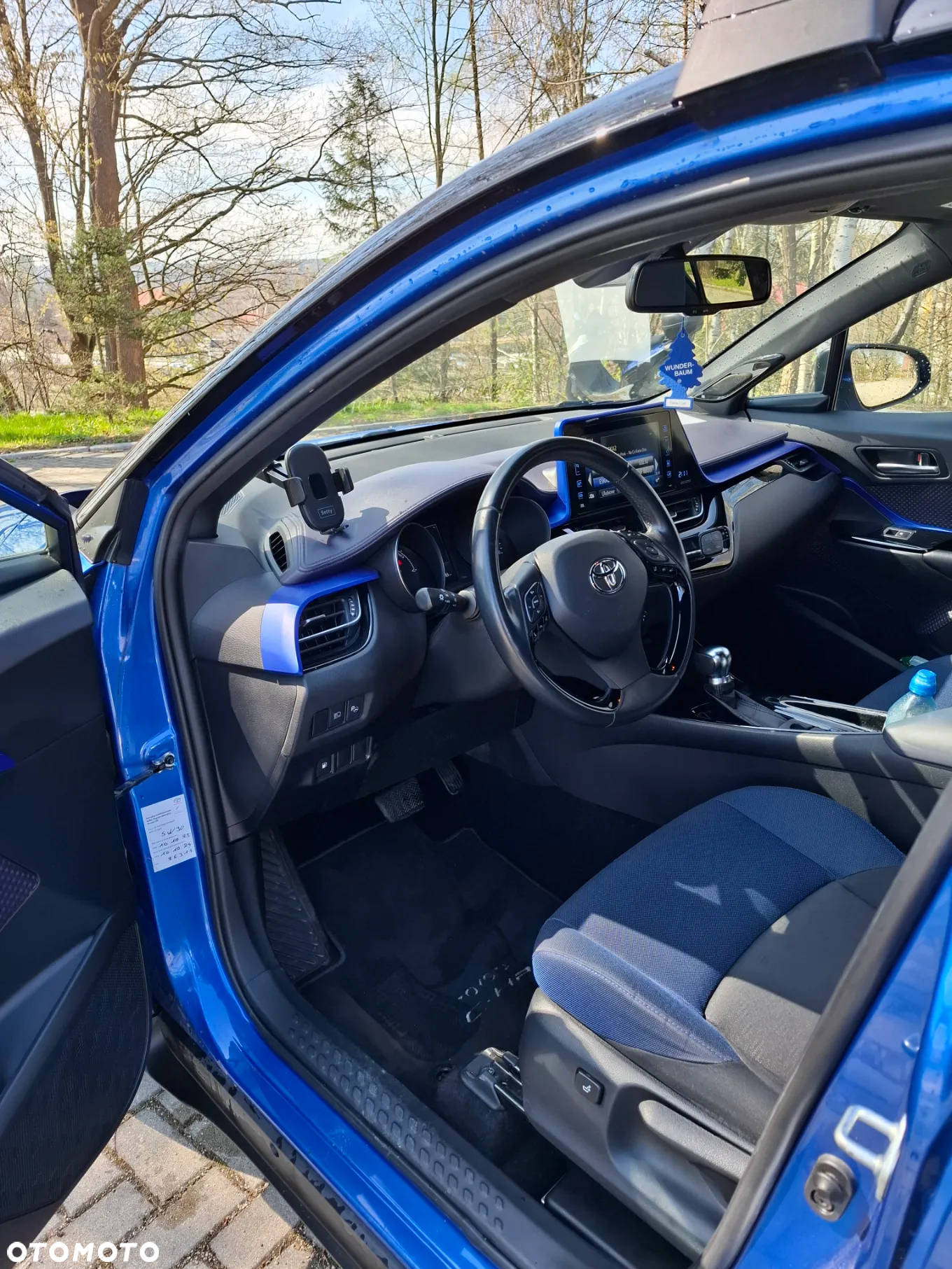 Toyota C-HR 1.8 Hybrid Neon Lime powered by JBL - 6