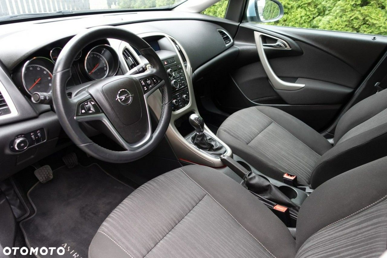 Opel Astra - 11