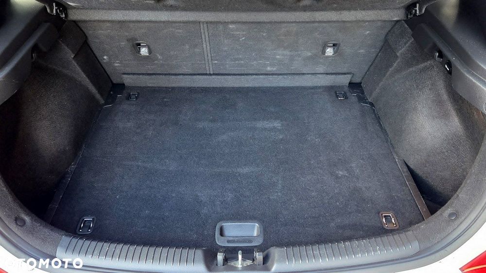 Hyundai i30 1.4 Classic + - 28