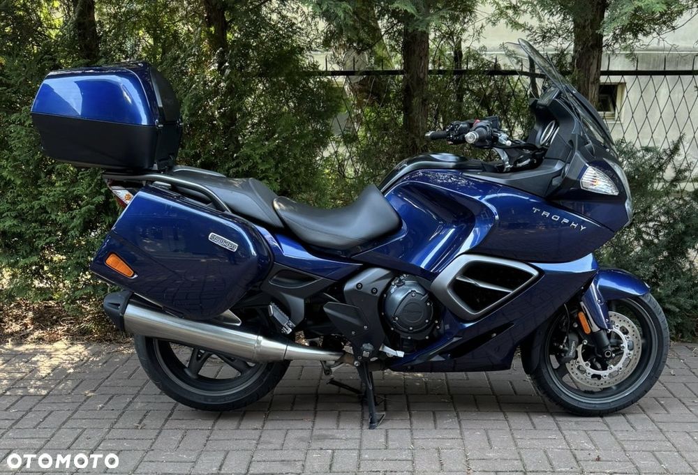 Triumph Trophy - 2
