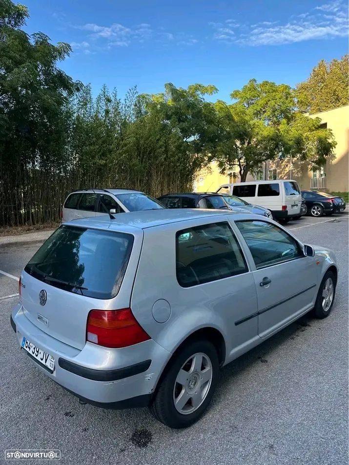 Volkswagen Golf 1.4i Conceptline — fotografia 3