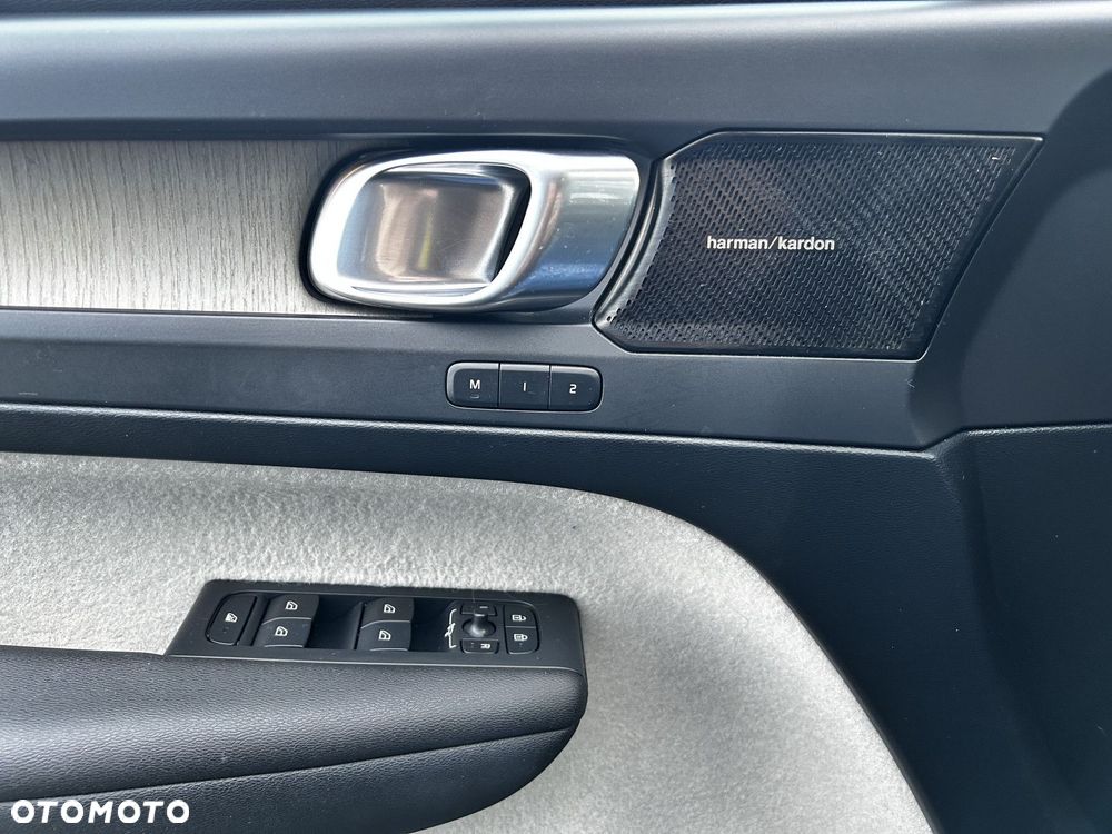 Volvo XC 40 - 18