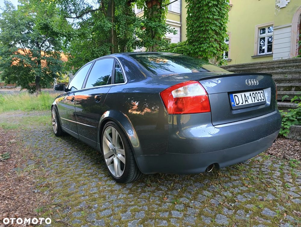 Audi A4 Limousine - 6