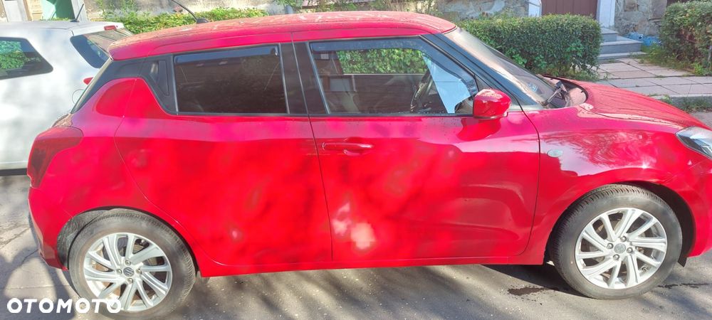 Suzuki Swift 1.2 Dualjet SHVS Premium CVT - 4