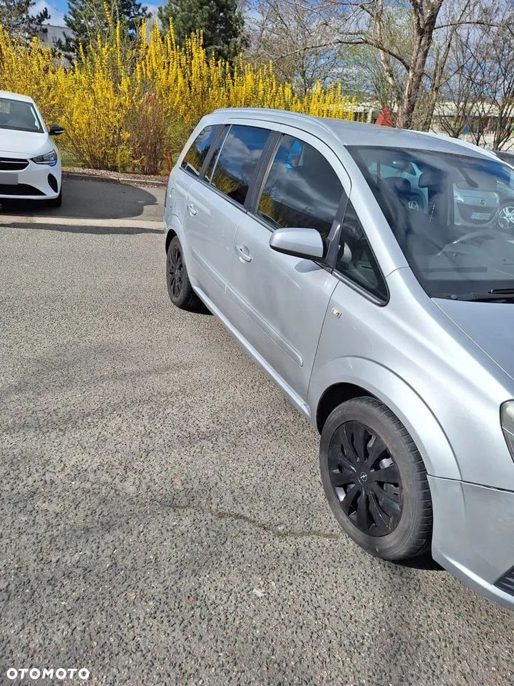 Opel Zafira 1.9 CDTI Cosmo - 2