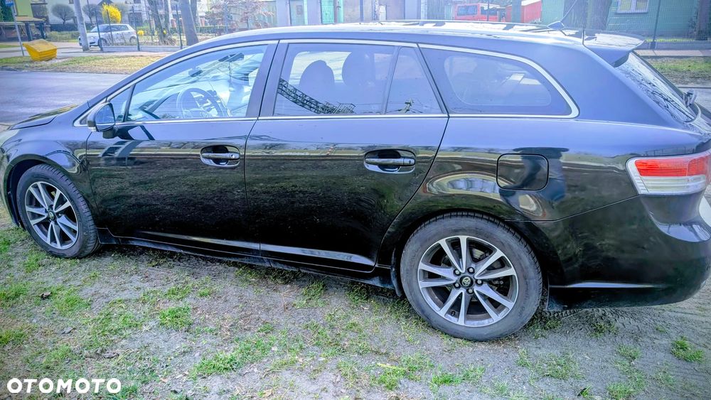 Toyota Avensis 2.0 D-4D Sol Premium - 6