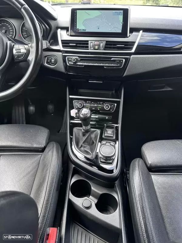 BMW 218 Active Tourer d Line Sport - 58