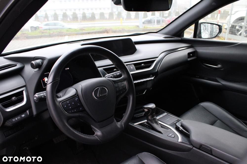 Lexus UX - 11