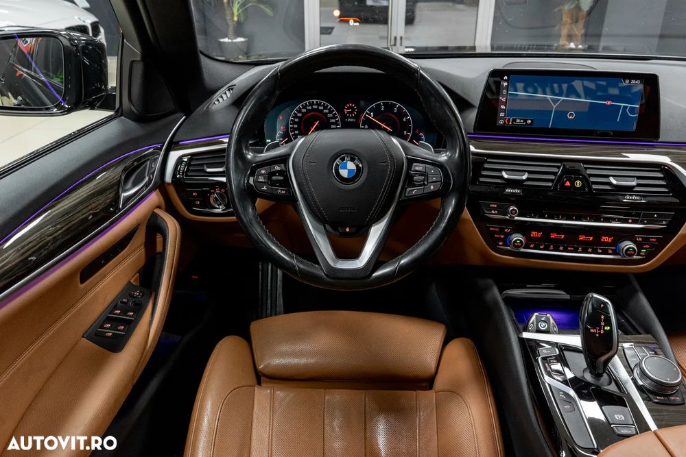 BMW Seria 5 520d Aut. Sport Line - 32