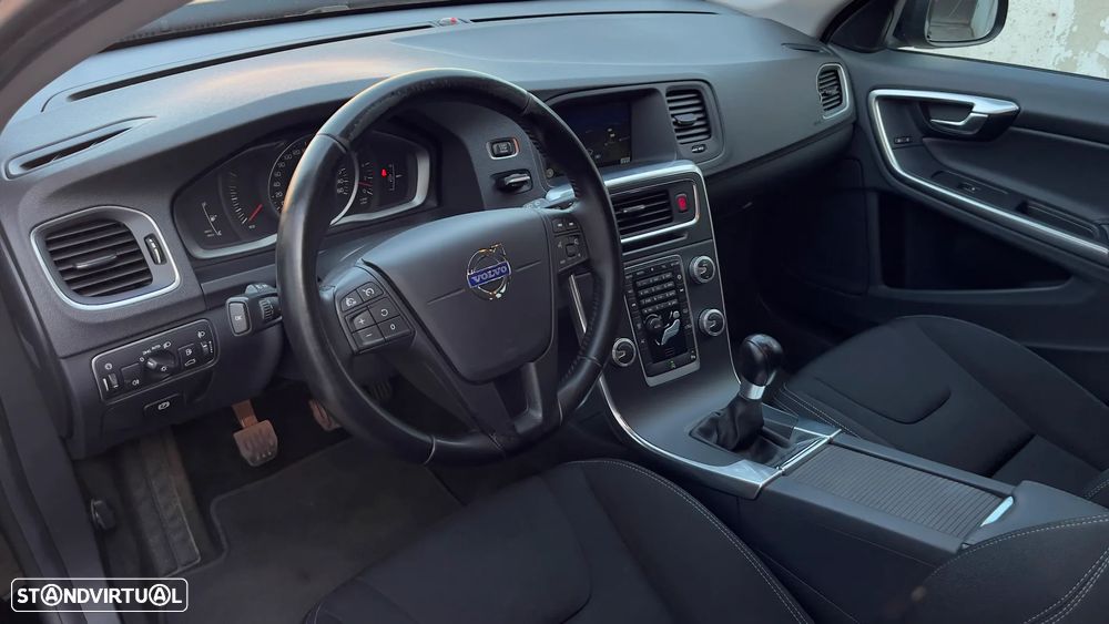 Volvo V60 DRIVe Momentum - 3