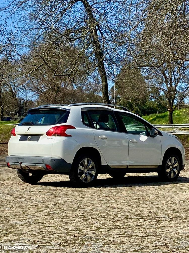 Peugeot 2008 1.2 PureTech Allure - 8