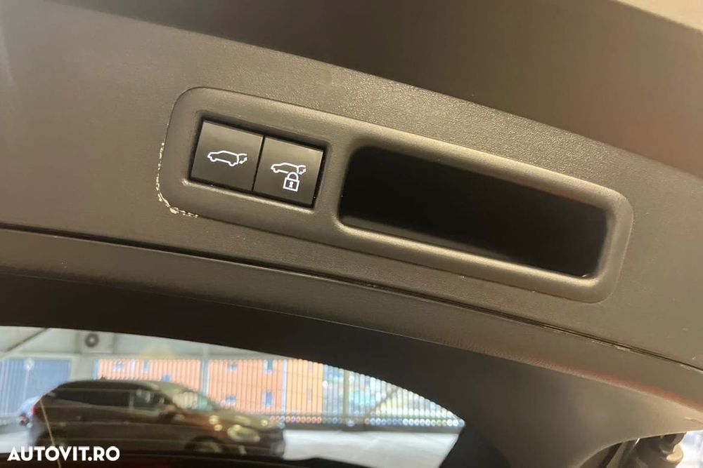 Lexus UX 300h (E-FOUR) F SPORT - 19