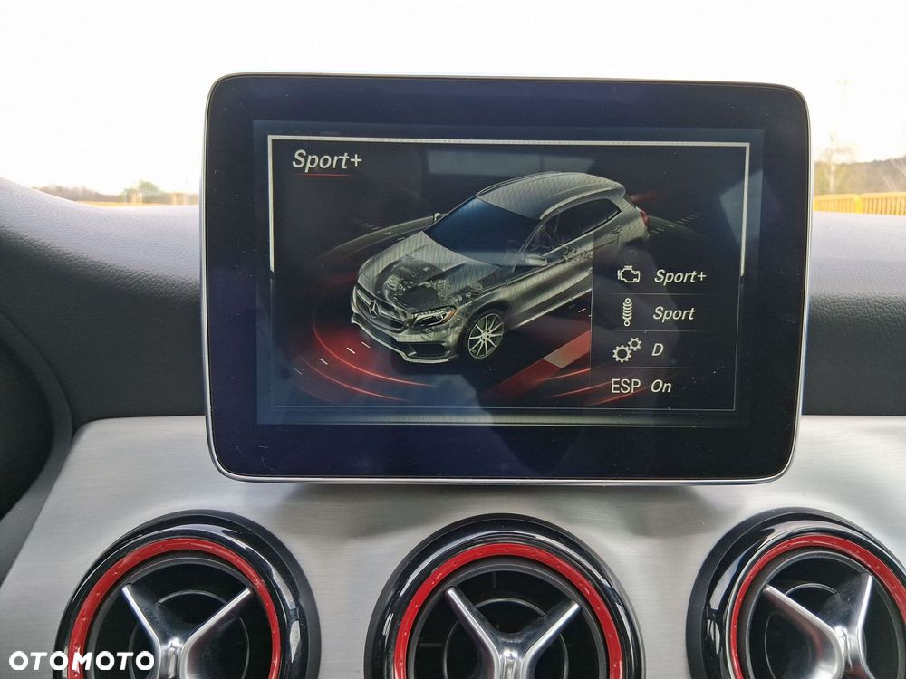 Mercedes-Benz GLA - 25
