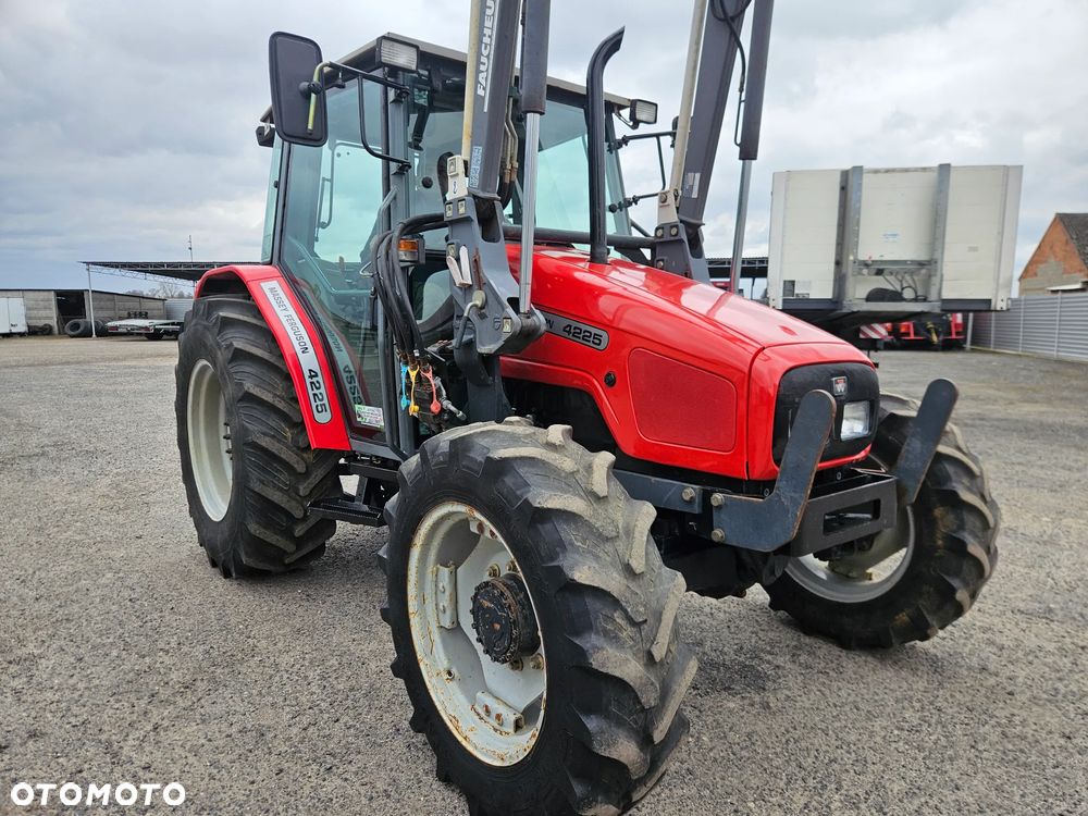 Massey Ferguson 4225 - 3