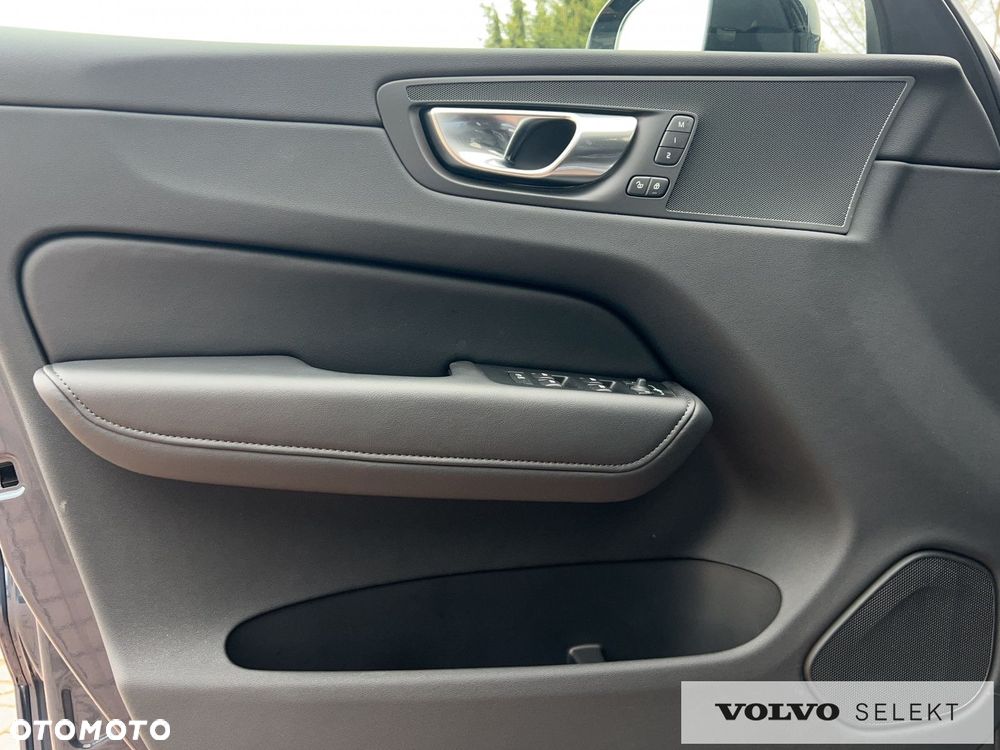 Volvo XC 60 T6 Plug-In Hybrid AWD Plus Dark - 14