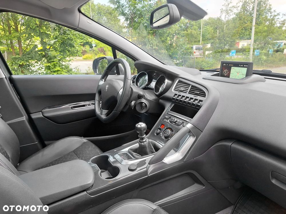 Peugeot 3008 HDi 115 Allure - 12