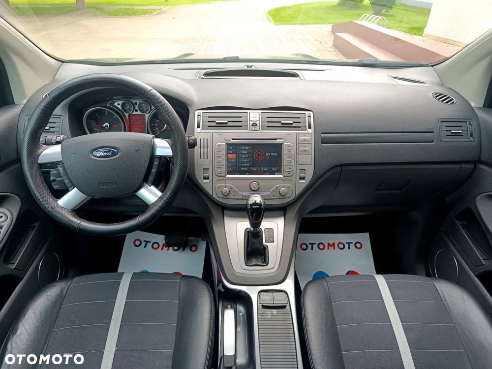 Ford Kuga 2.0 TDCi 4x4 Titanium - 28
