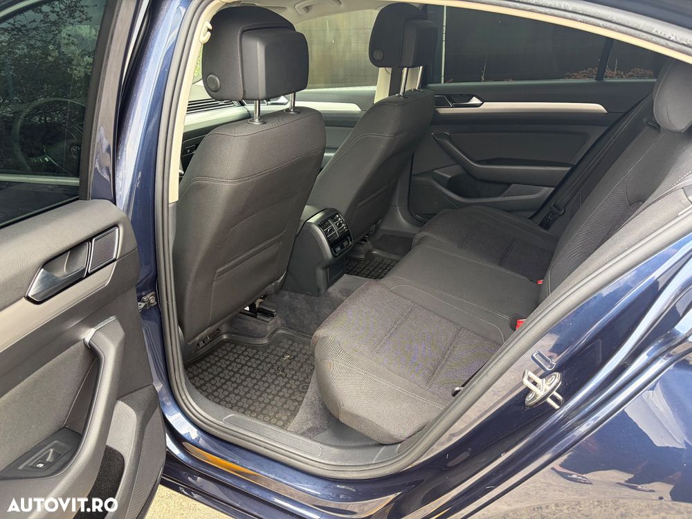 Volkswagen Passat 1.6 TDI Comfortline - 12