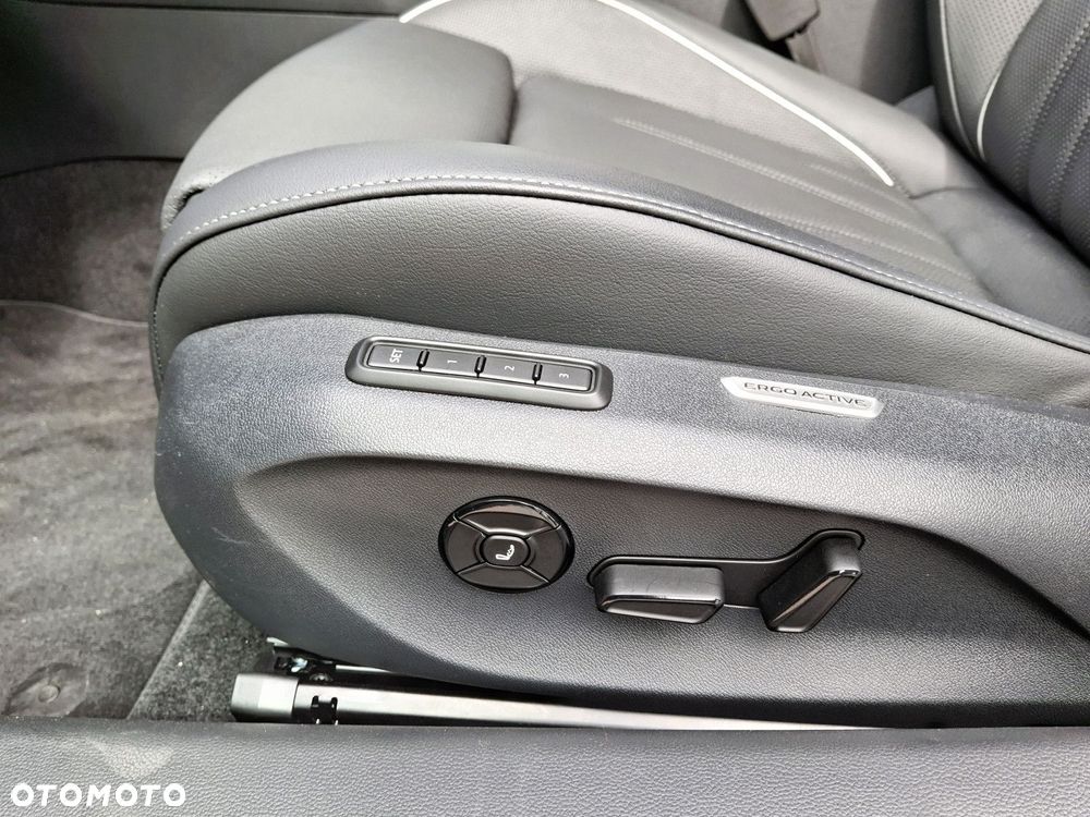 Volkswagen Passat - 12