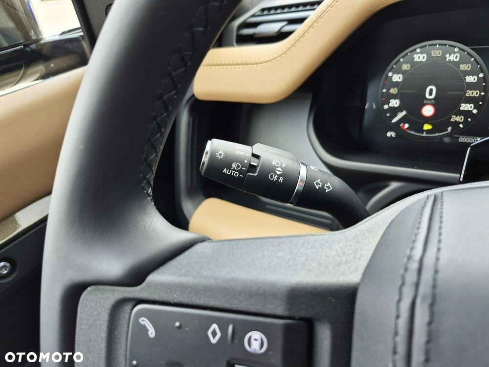 Land Rover Defender - 33