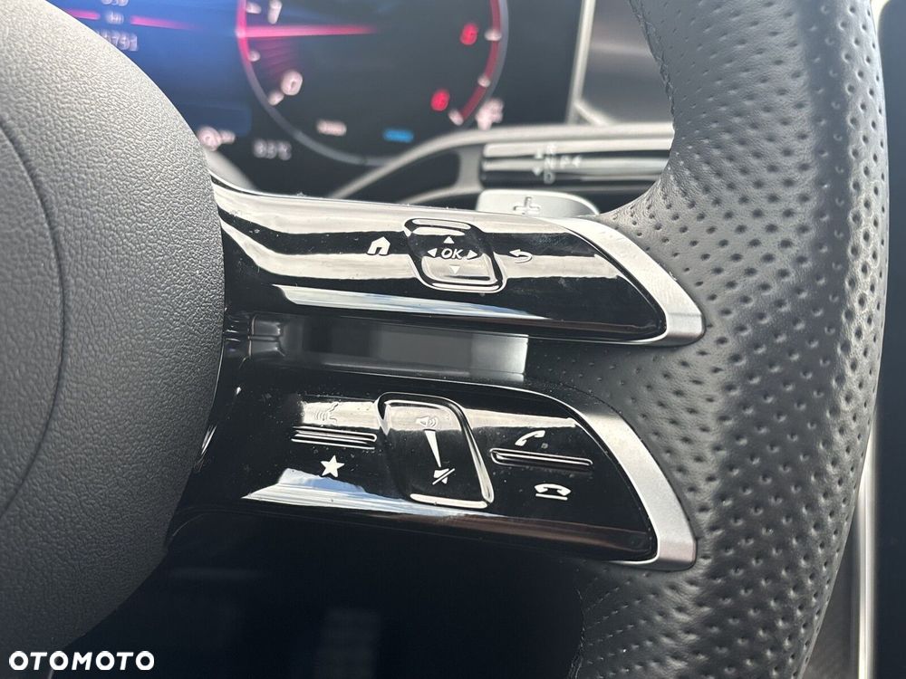 Mercedes-Benz GLC - 25