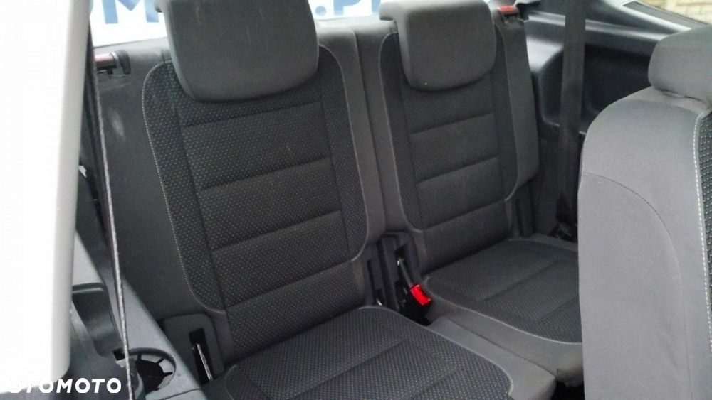 Volkswagen Touran 1.6 TDI DPF BlueMotion Technology STYLE - 25