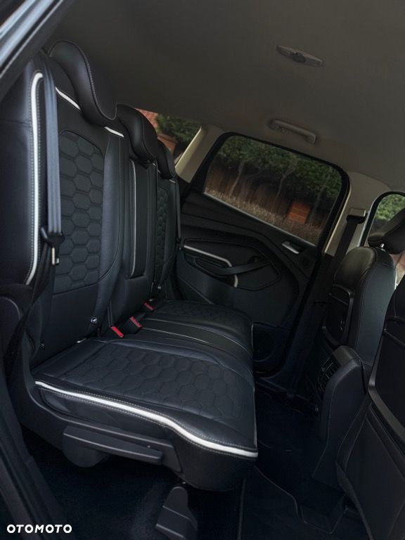 Ford Kuga 1.5 EcoBoost 2x4 Vignale - 31