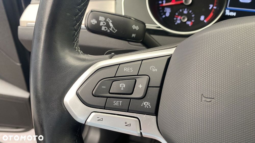 Volkswagen Passat - 23