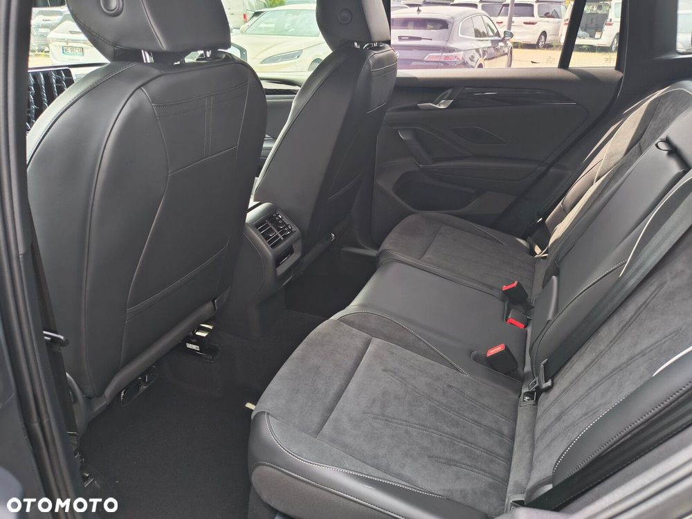 Volkswagen Tiguan - 11