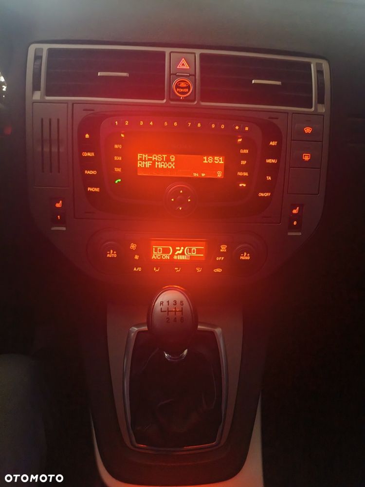 Ford Kuga - 8