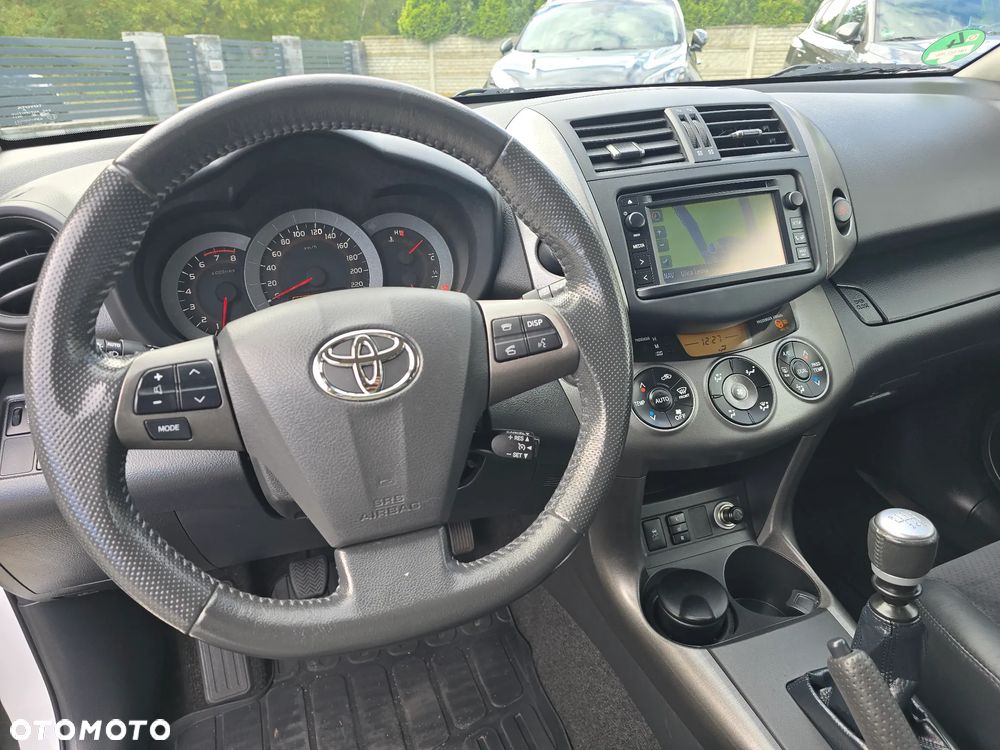 Toyota RAV4 2.0 VVT-i Premium - 27
