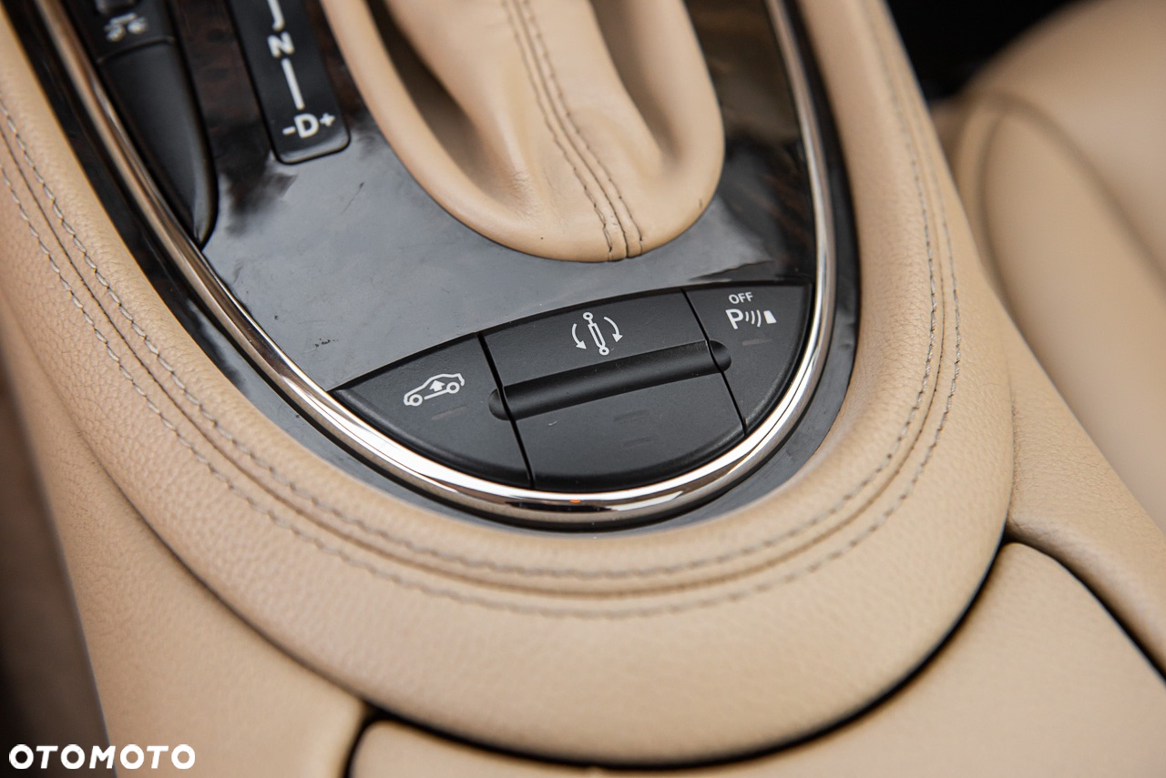 Mercedes-Benz CLS 500 - 23