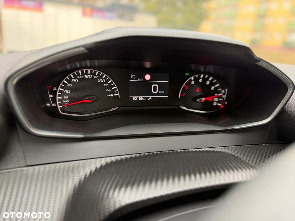 Peugeot 208 1.2 PureTech Active Pack S&S - 32