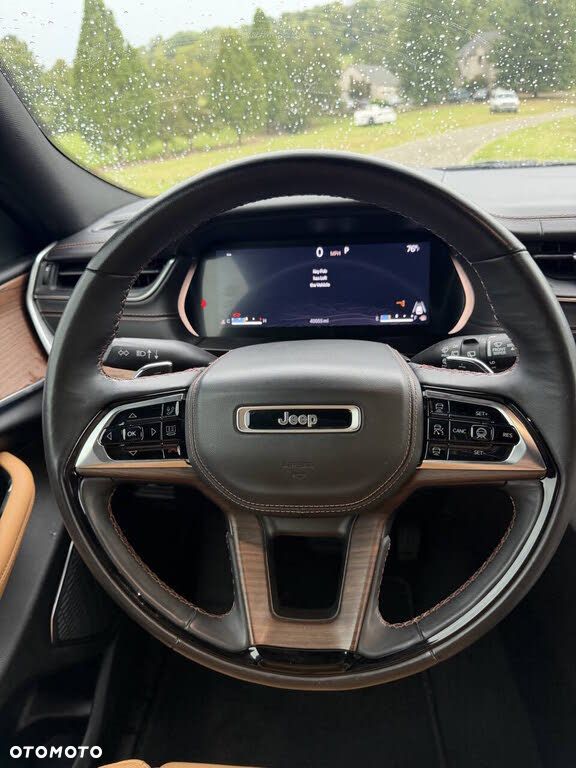 Jeep Grand Cherokee - 19