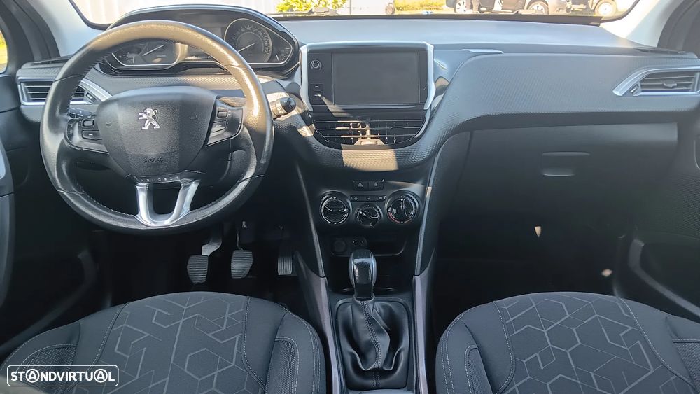 Peugeot 2008 1.2 PureTech Style - 15