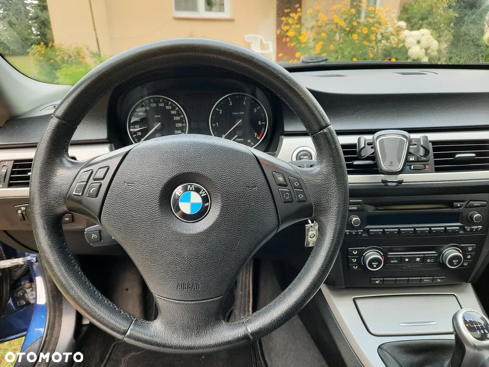 BMW Seria 3 318i - 17