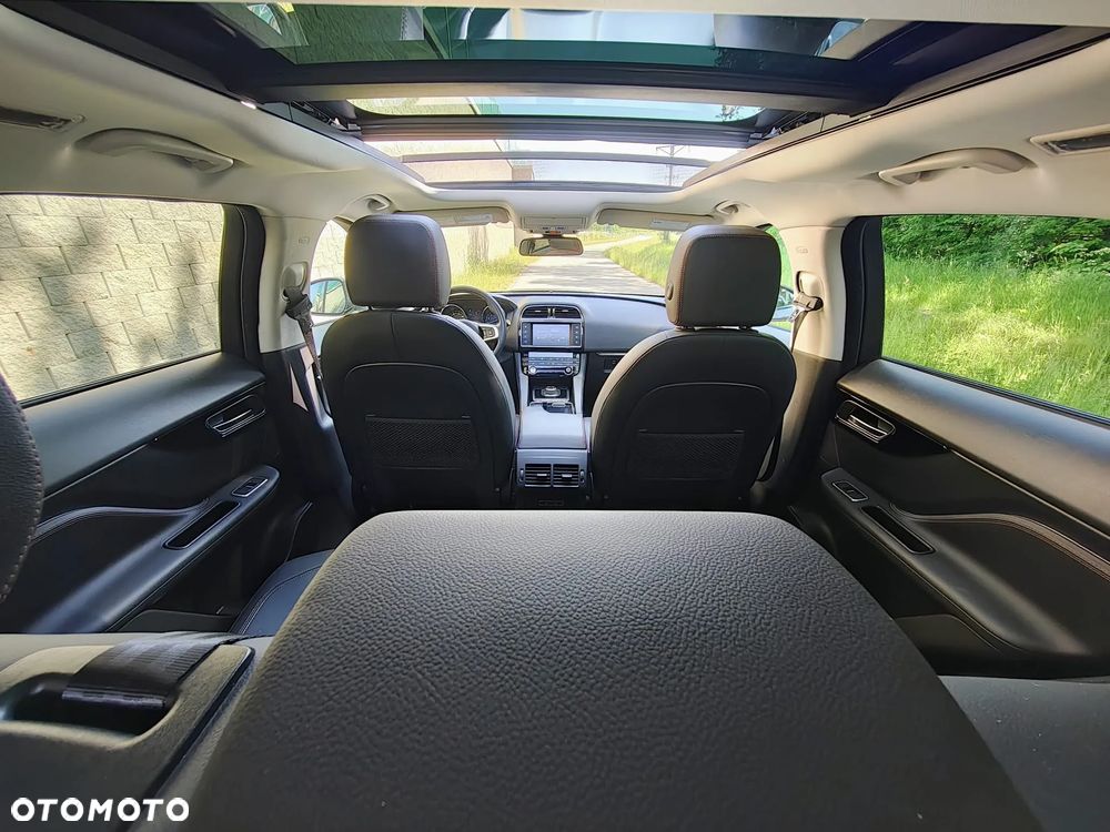 Jaguar F-Pace 2.0 i4P AWD Prestige - 18