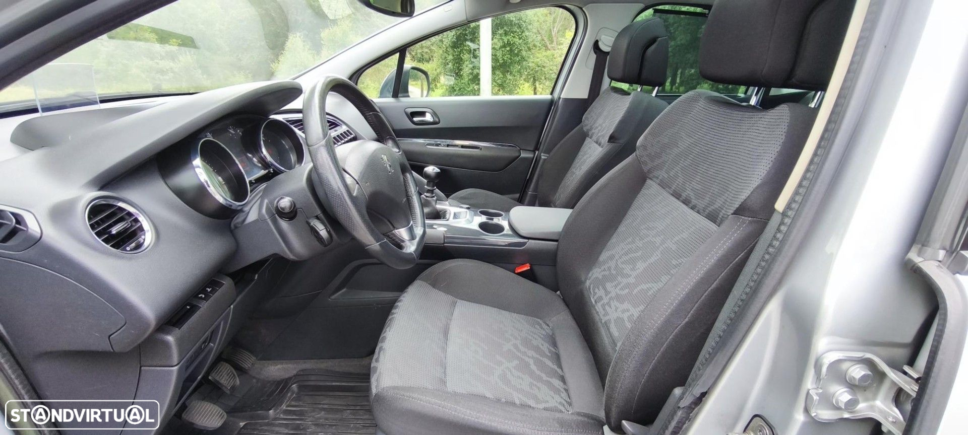 Peugeot 3008 1.6 HDi Executive - 14