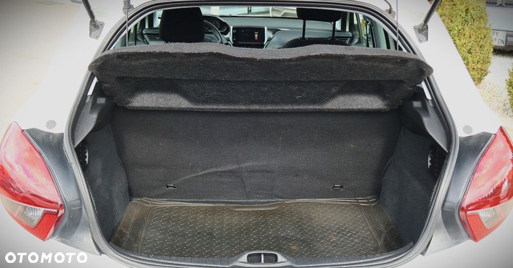 Peugeot 208 - 20