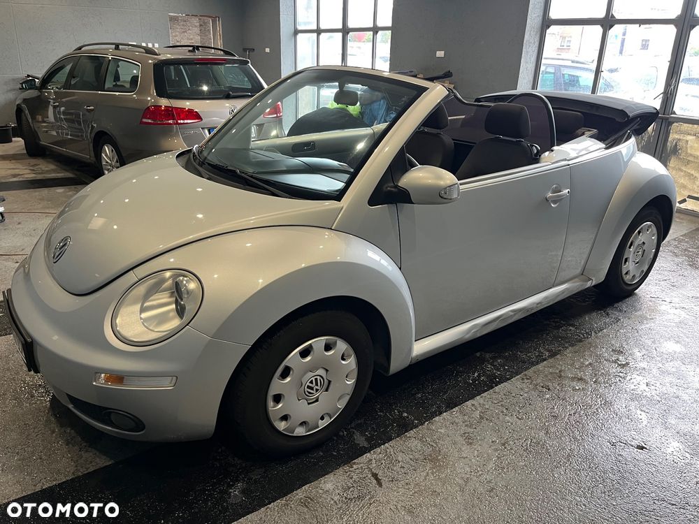 Volkswagen New Beetle - 12