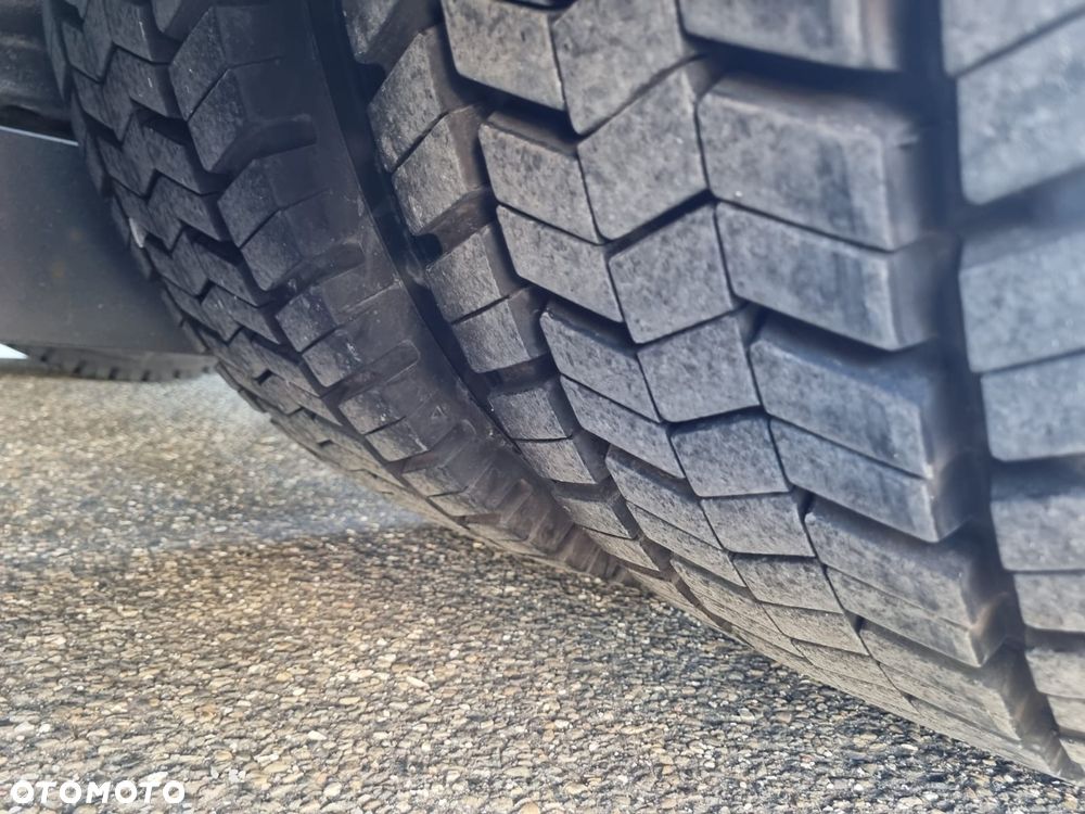 Mercedes-Benz 1845 - 11