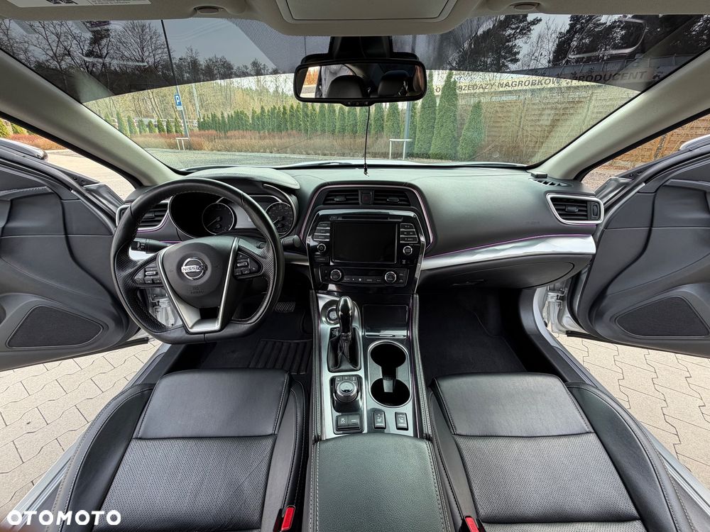 Nissan Maxima - 16