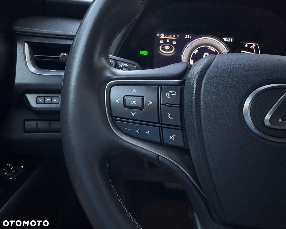 Lexus UX 250h Business Edition - 26