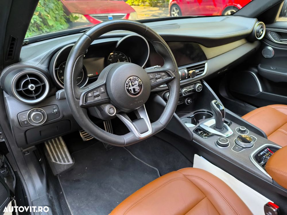 Alfa Romeo Giulia 2.0 Turbo AWD AT8 Veloce - 8