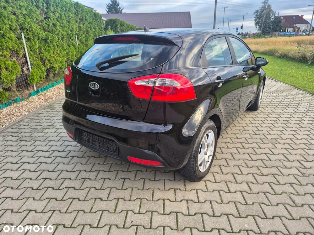 Kia Rio - 6