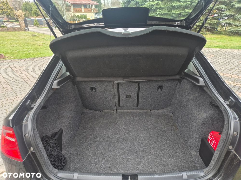 Skoda RAPID 1.2 TSI Style+ Green tec - 8