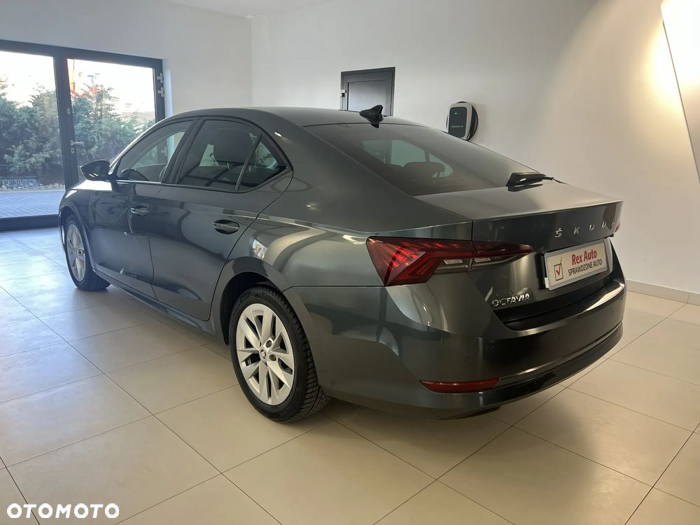 Skoda Octavia 2.0 TDI SCR Ambition DSG - 6