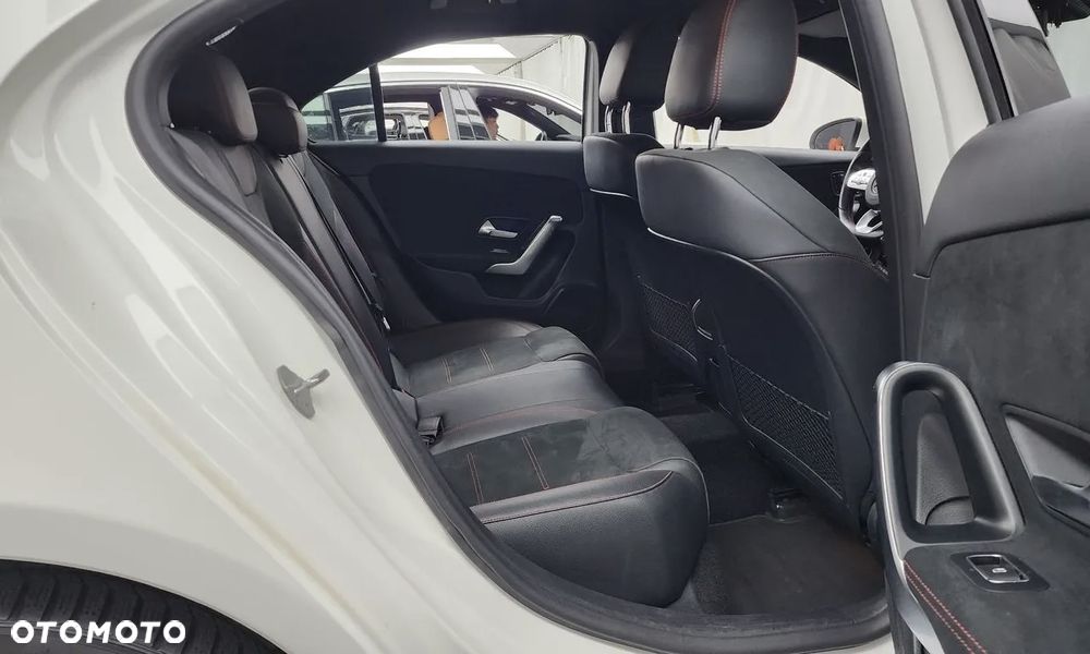 Mercedes-Benz Klasa A 220 4Matic 7G-DCT - 21